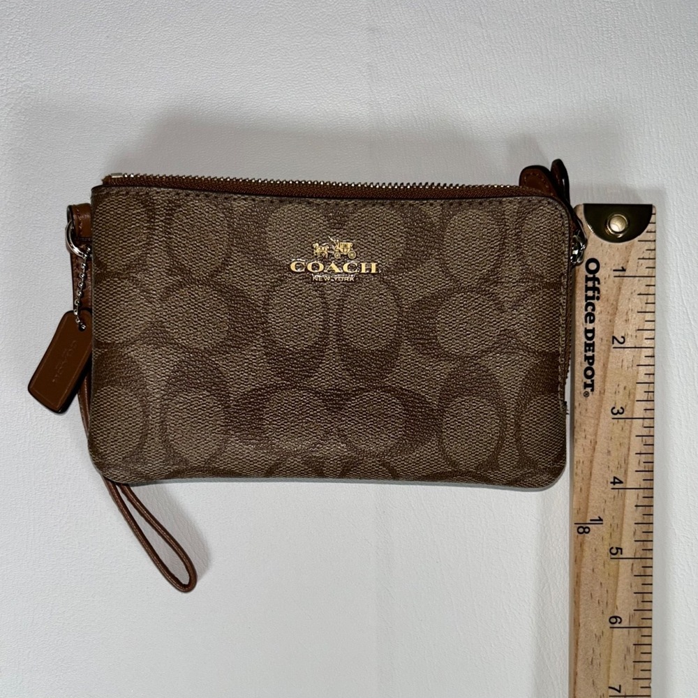 Coach F66506 Signature Wristlet Brown Tan Zip Pouch Wallet Clutch EUC - Picture 4 of 5